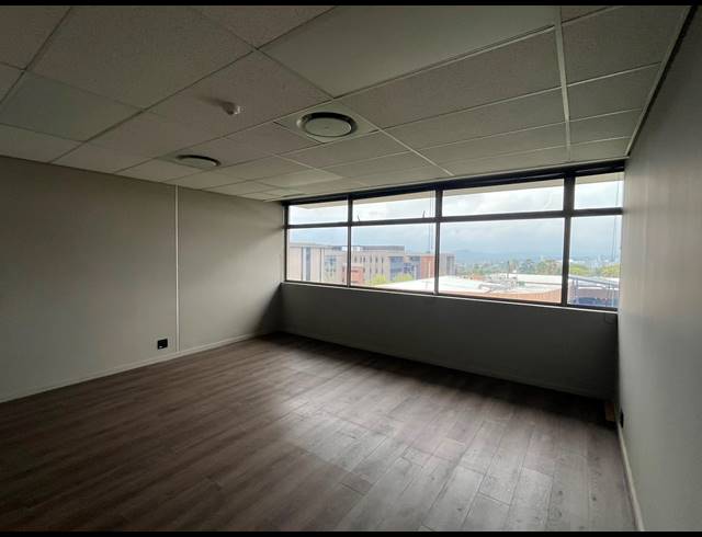 1,142M² OFFICE TO LET IN HAZELWOOD
